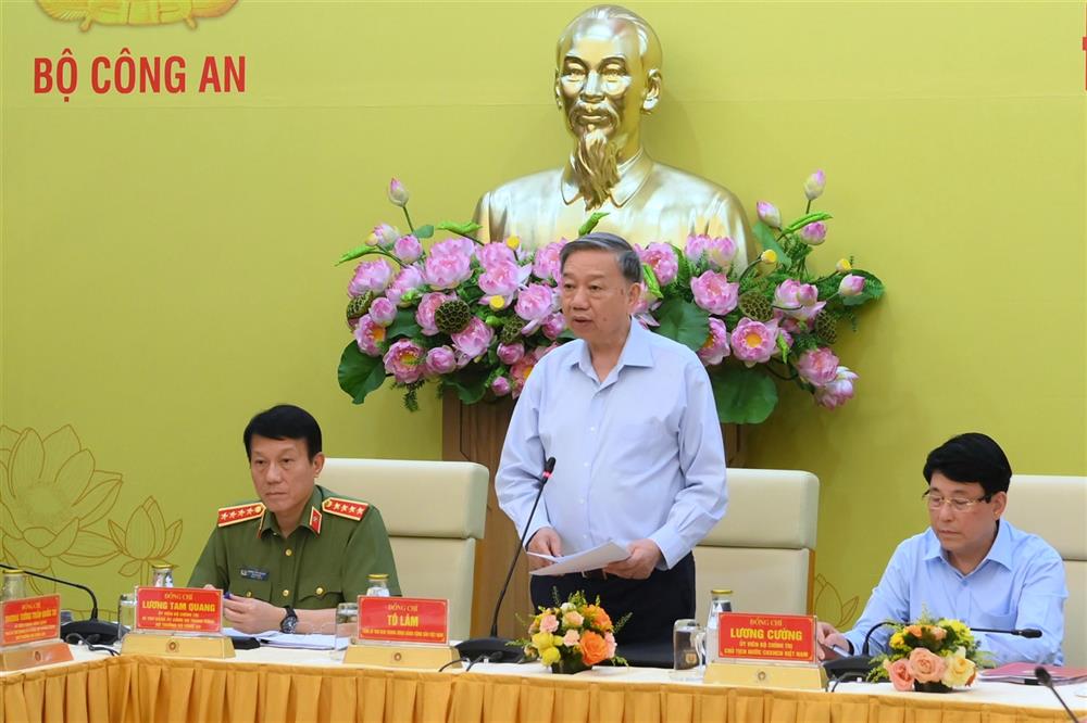 Lực lượng CAND quyết tâm bảo đảm vững chắc môi trường hòa bình, ổn định, góp phần thực hiện thắng lợi các mục tiêu chiến lược của Đảng